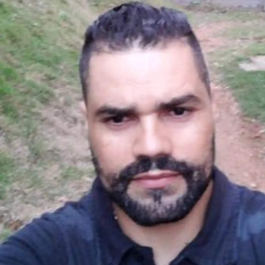 <em>Javier G.</em>